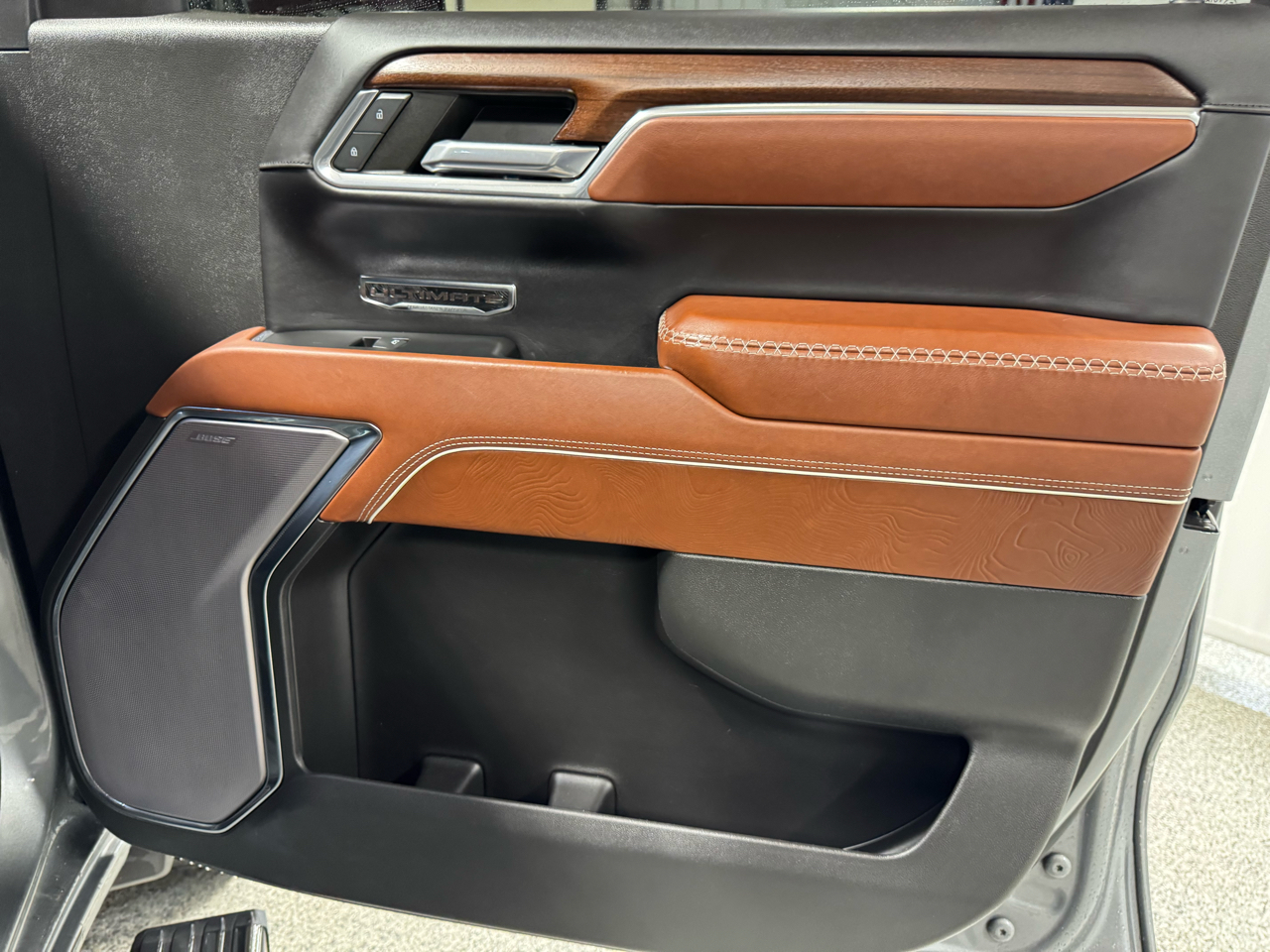 GMC Sierra 1500 Denali Ultimate Crew Cab 4WD 2023