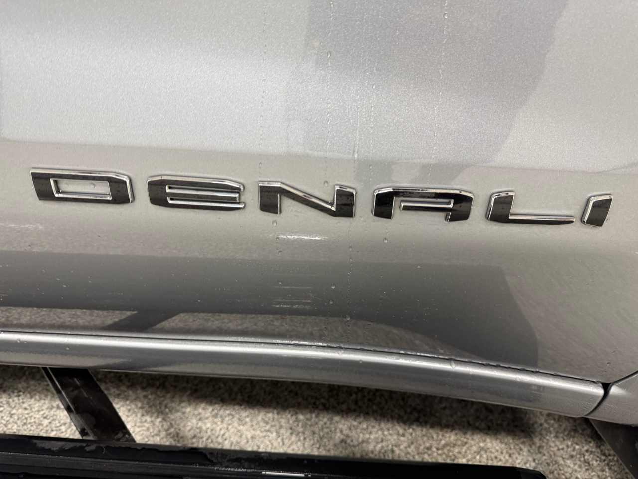 GMC Sierra 1500 Denali Ultimate Crew Cab 4WD 2023