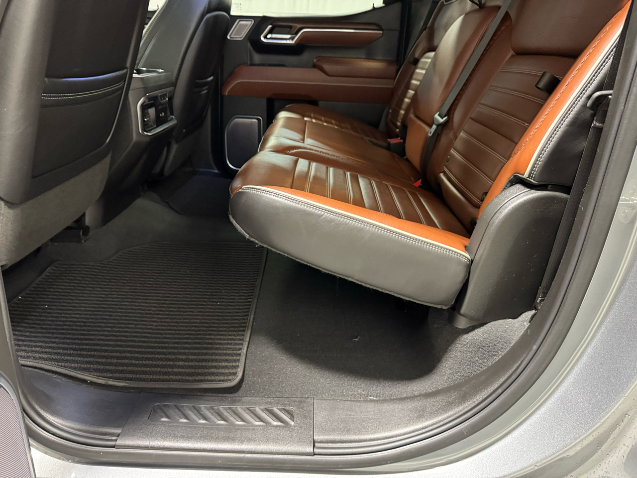 GMC Sierra 1500 Denali Ultimate Crew Cab 4WD 2023