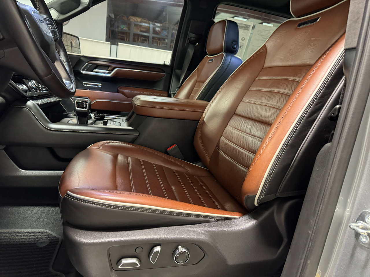 GMC Sierra 1500 Denali Ultimate Crew Cab 4WD 2023