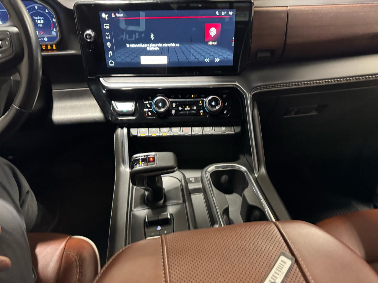 GMC Sierra 1500 Denali Ultimate Crew Cab 4WD 2023