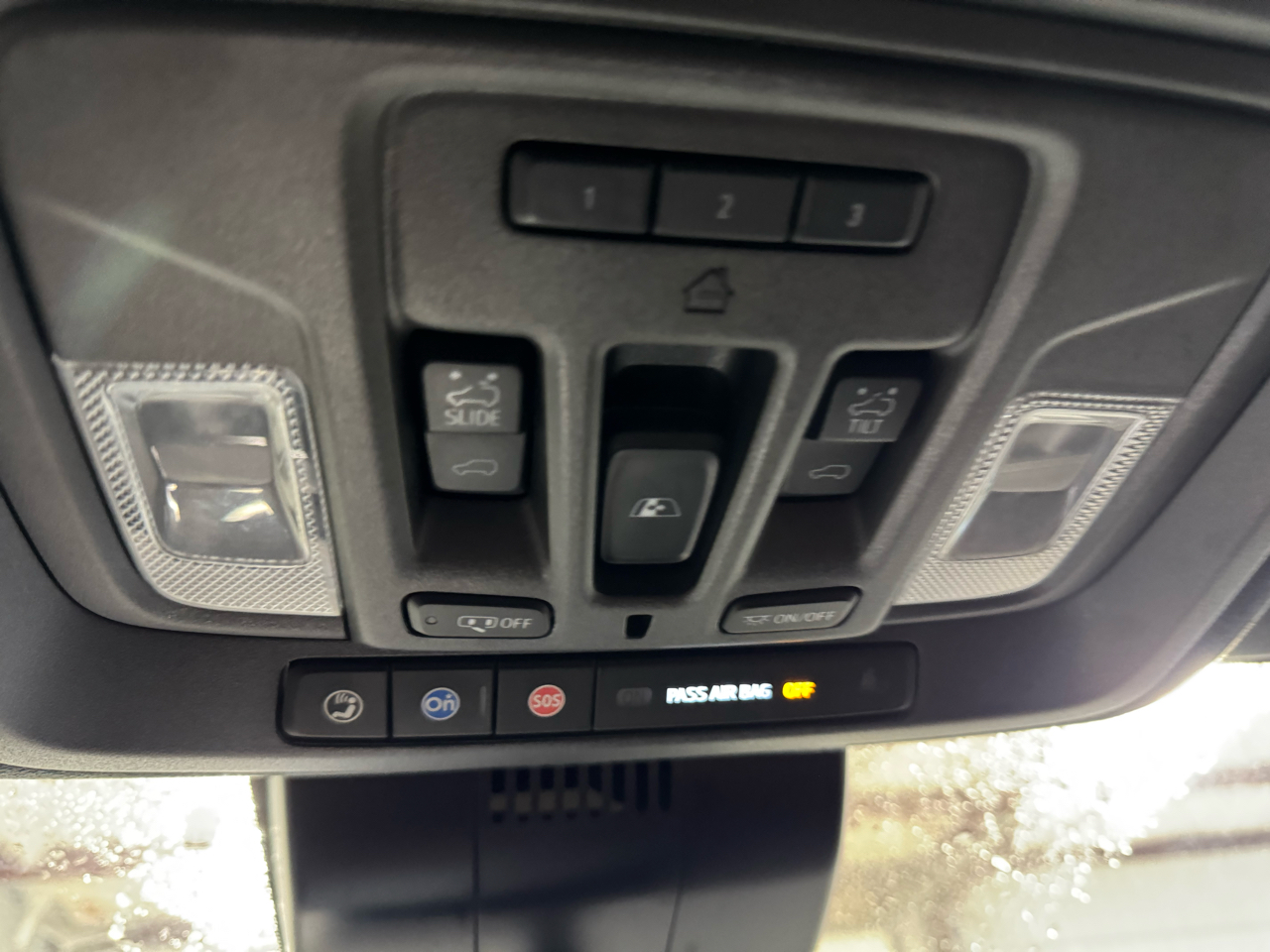 GMC Sierra 1500 Denali Ultimate Crew Cab 4WD 2023