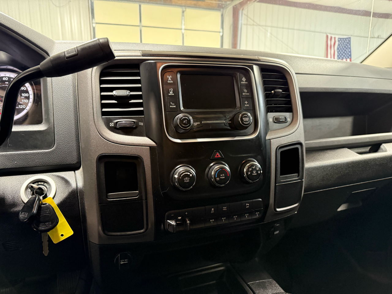 RAM 2500 Tradesman Crew Cab SWB 4WD 2015