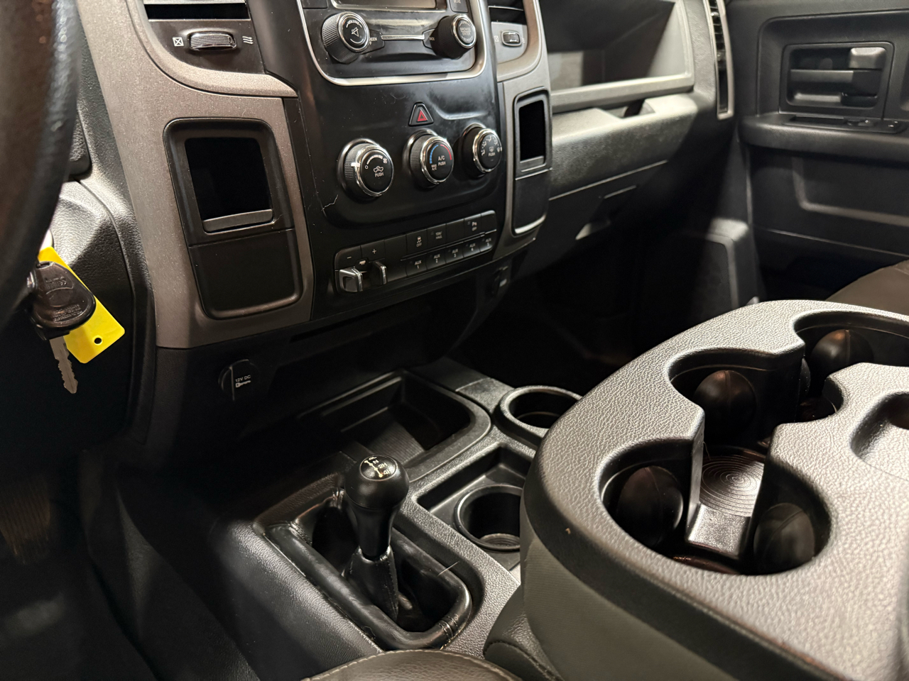 RAM 2500 Tradesman Crew Cab SWB 4WD 2015