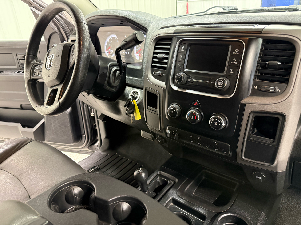 RAM 2500 Tradesman Crew Cab SWB 4WD 2015