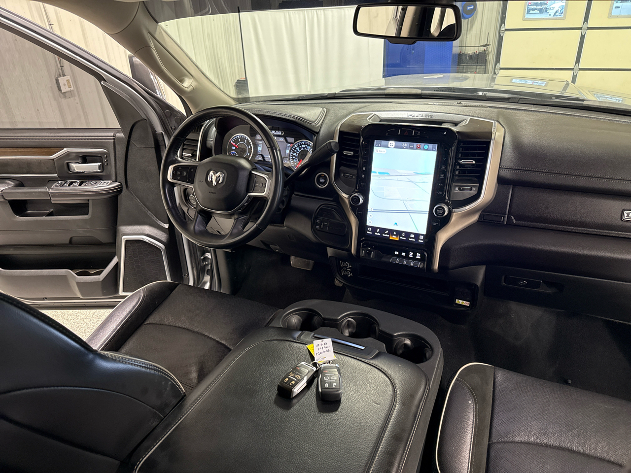 RAM 2500 Laramie Crew Cab SWB 4WD 2024