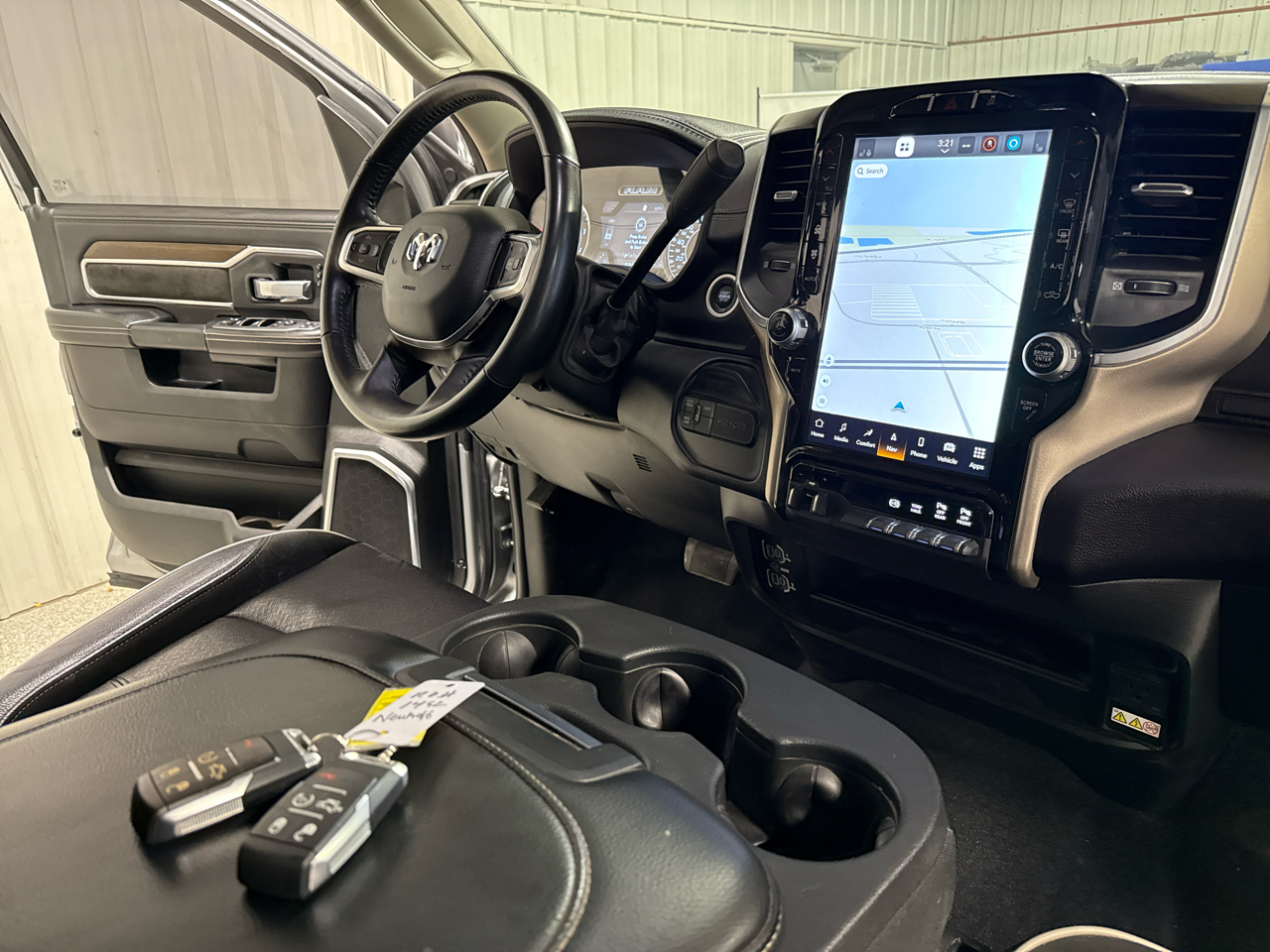 RAM 2500 Laramie Crew Cab SWB 4WD 2024