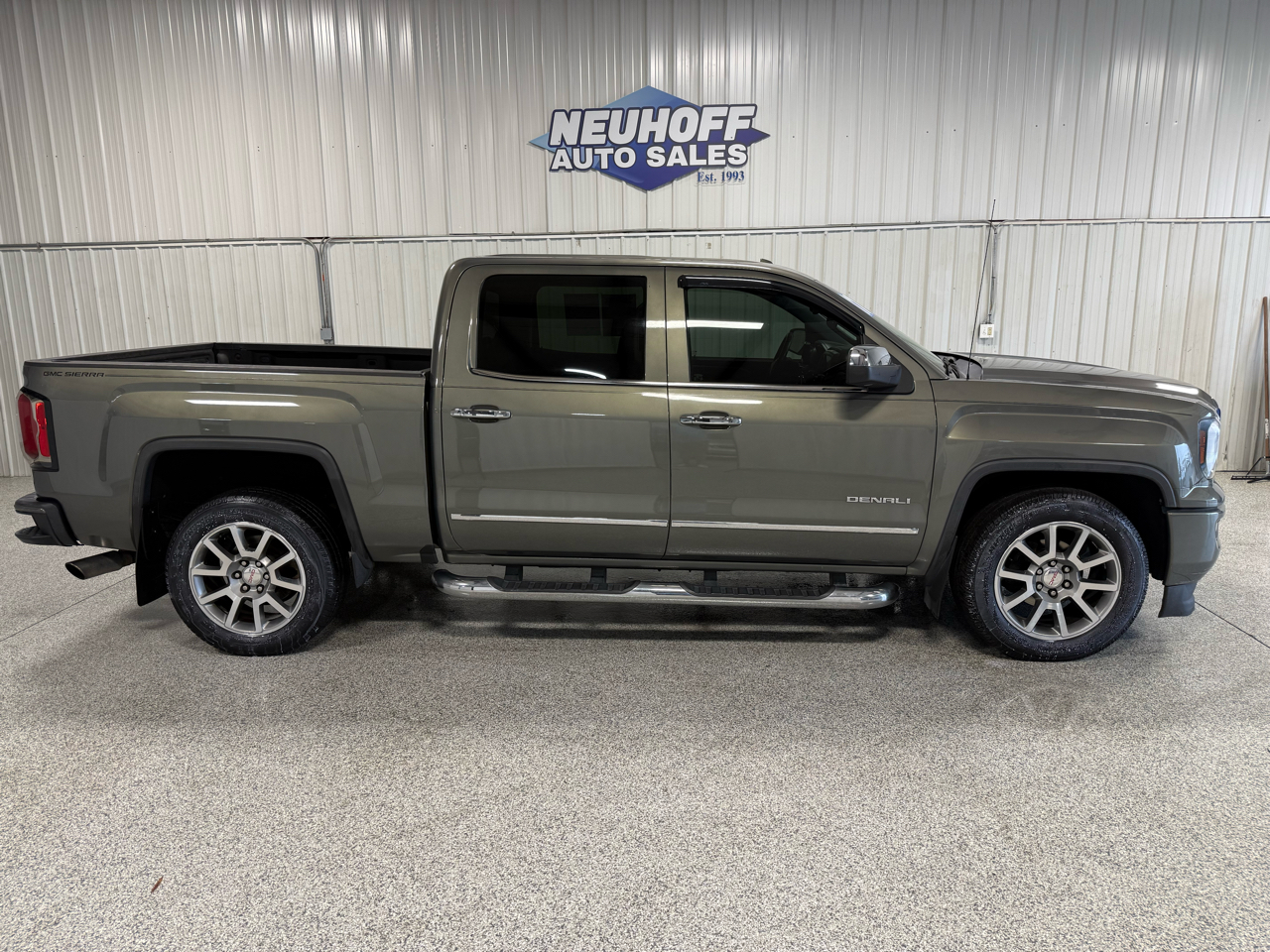 2017 GMC Sierra 1500 Denali Crew Cab Short Box 4WD