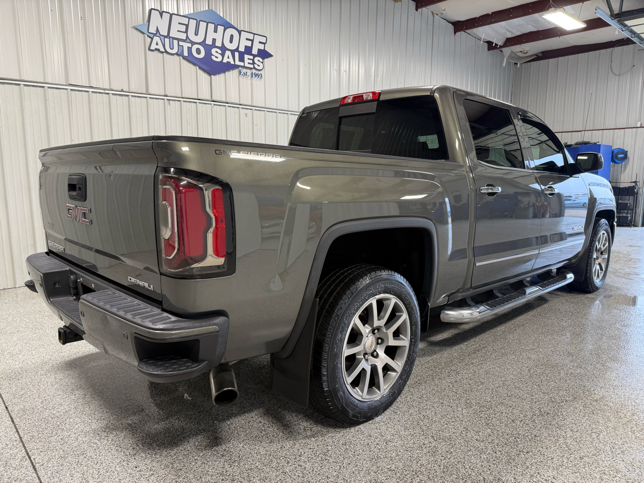 GMC Sierra 1500 Denali Crew Cab Short Box 4WD 2017
