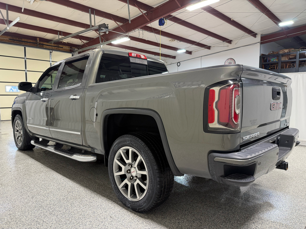 GMC Sierra 1500 Denali Crew Cab Short Box 4WD 2017