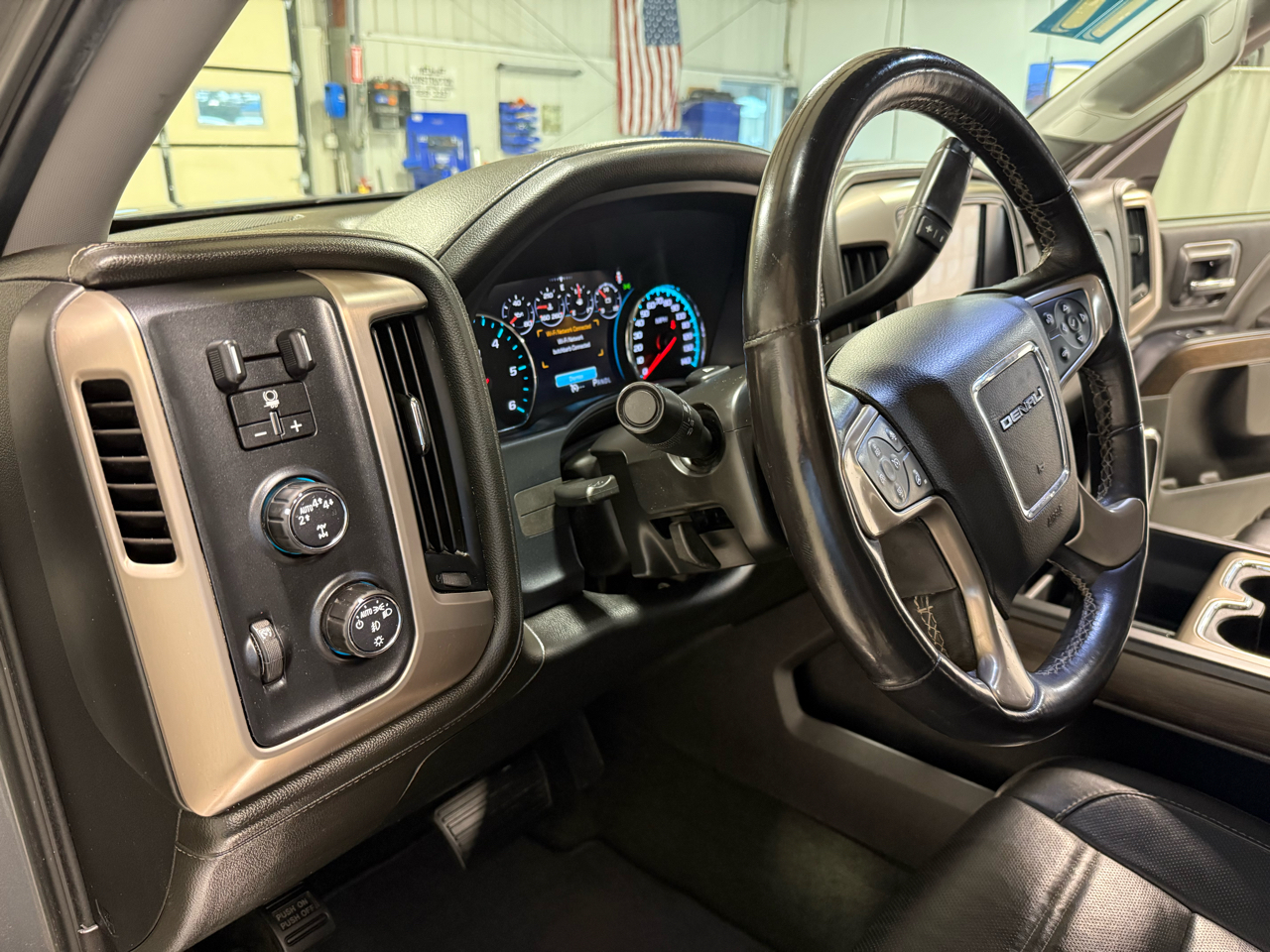 GMC Sierra 1500 Denali Crew Cab Short Box 4WD 2017