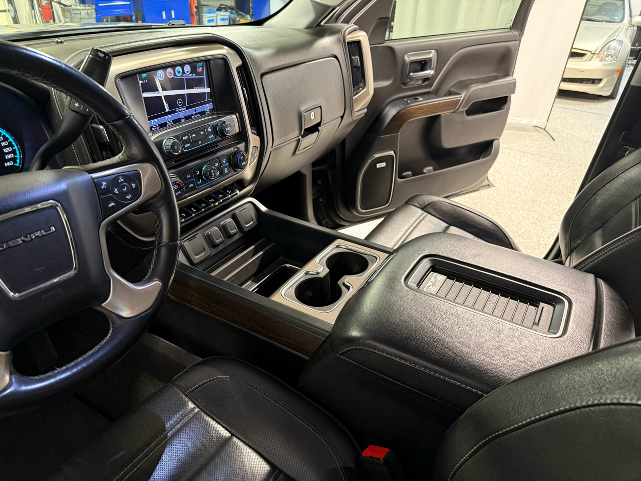 GMC Sierra 1500 Denali Crew Cab Short Box 4WD 2017