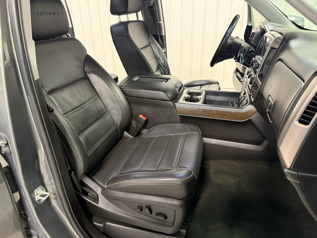 GMC Sierra 1500 Denali Crew Cab Short Box 4WD 2017