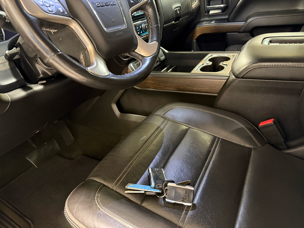 GMC Sierra 1500 Denali Crew Cab Short Box 4WD 2017