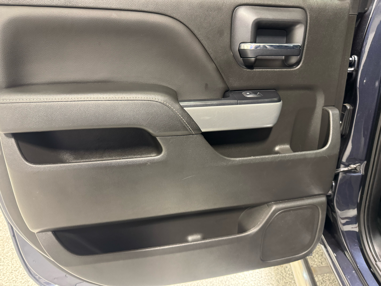 Chevrolet Silverado 1500 LTZ Crew Cab 4WD 2018