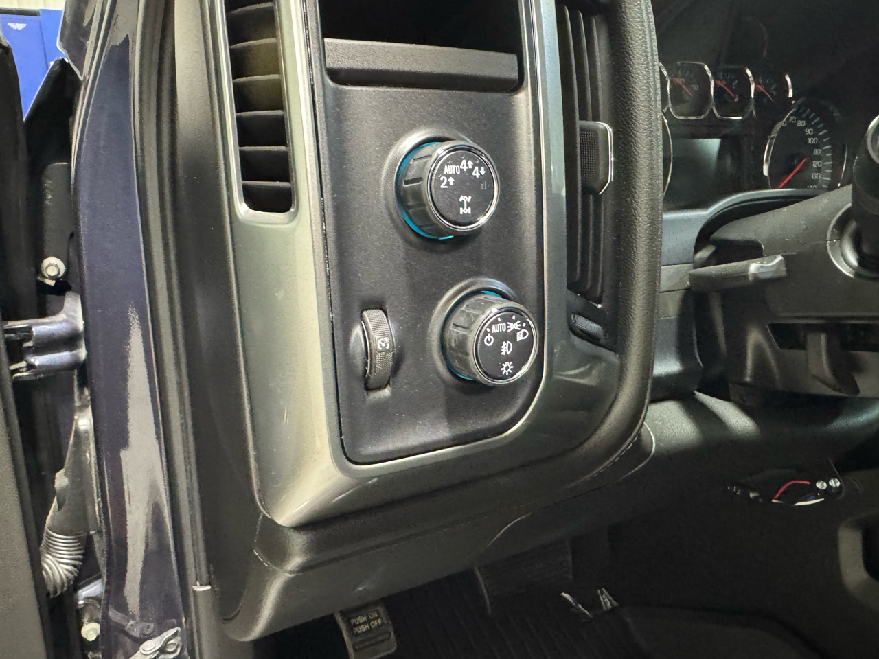 Chevrolet Silverado 1500 LTZ Crew Cab 4WD 2018