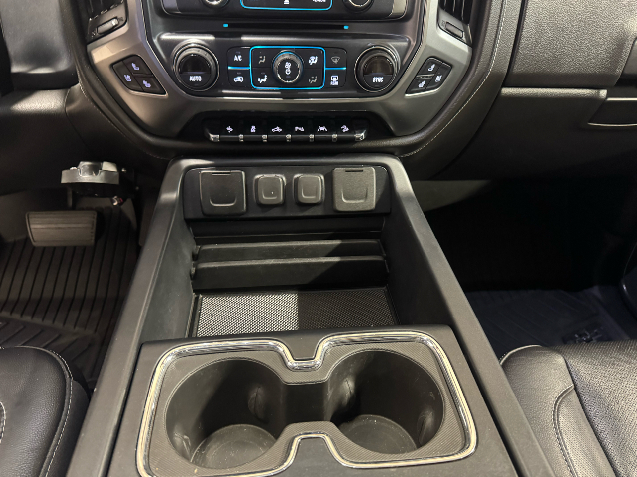 Chevrolet Silverado 1500 LTZ Crew Cab 4WD 2018