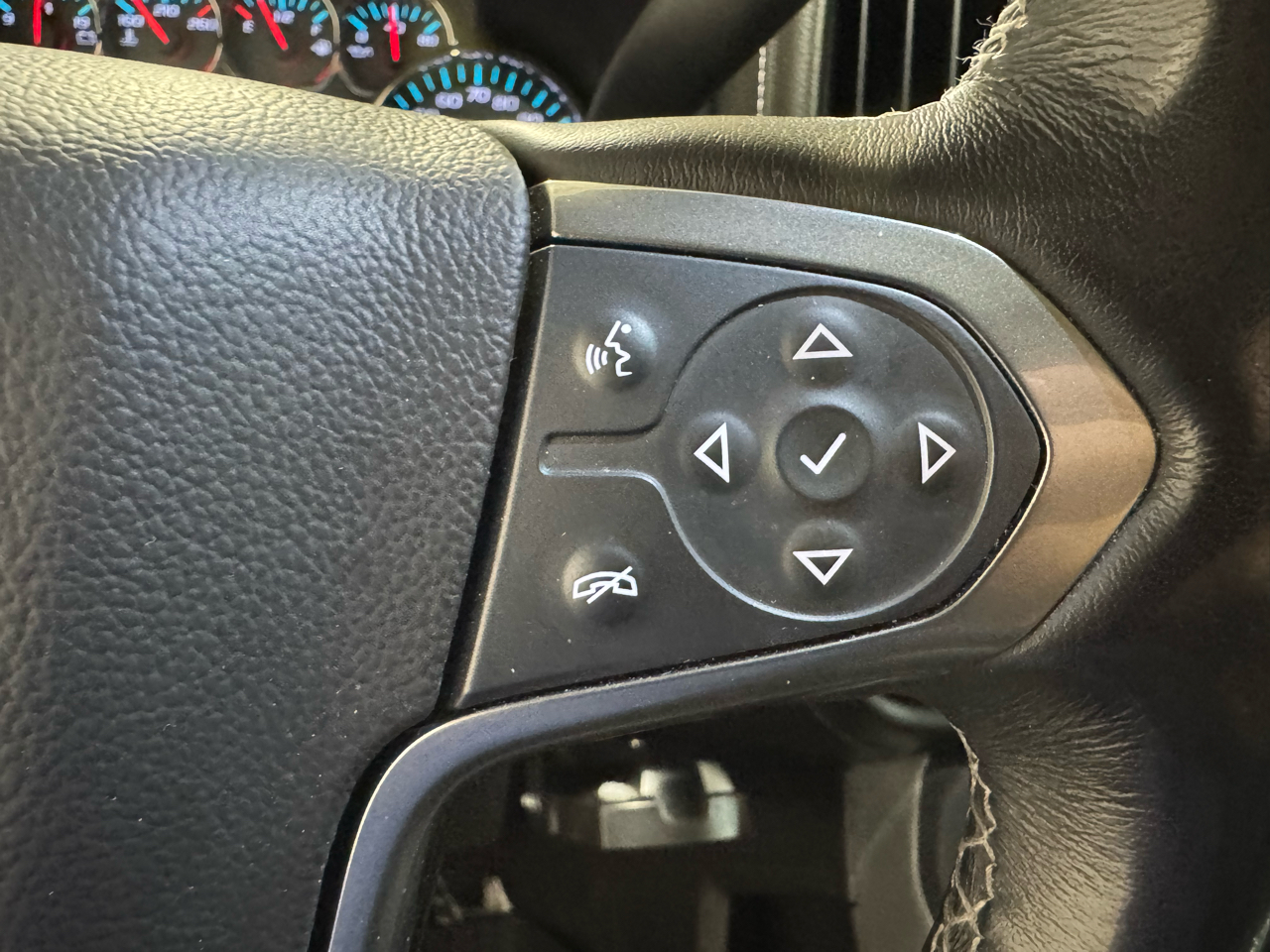 Chevrolet Silverado 1500 LTZ Crew Cab 4WD 2018