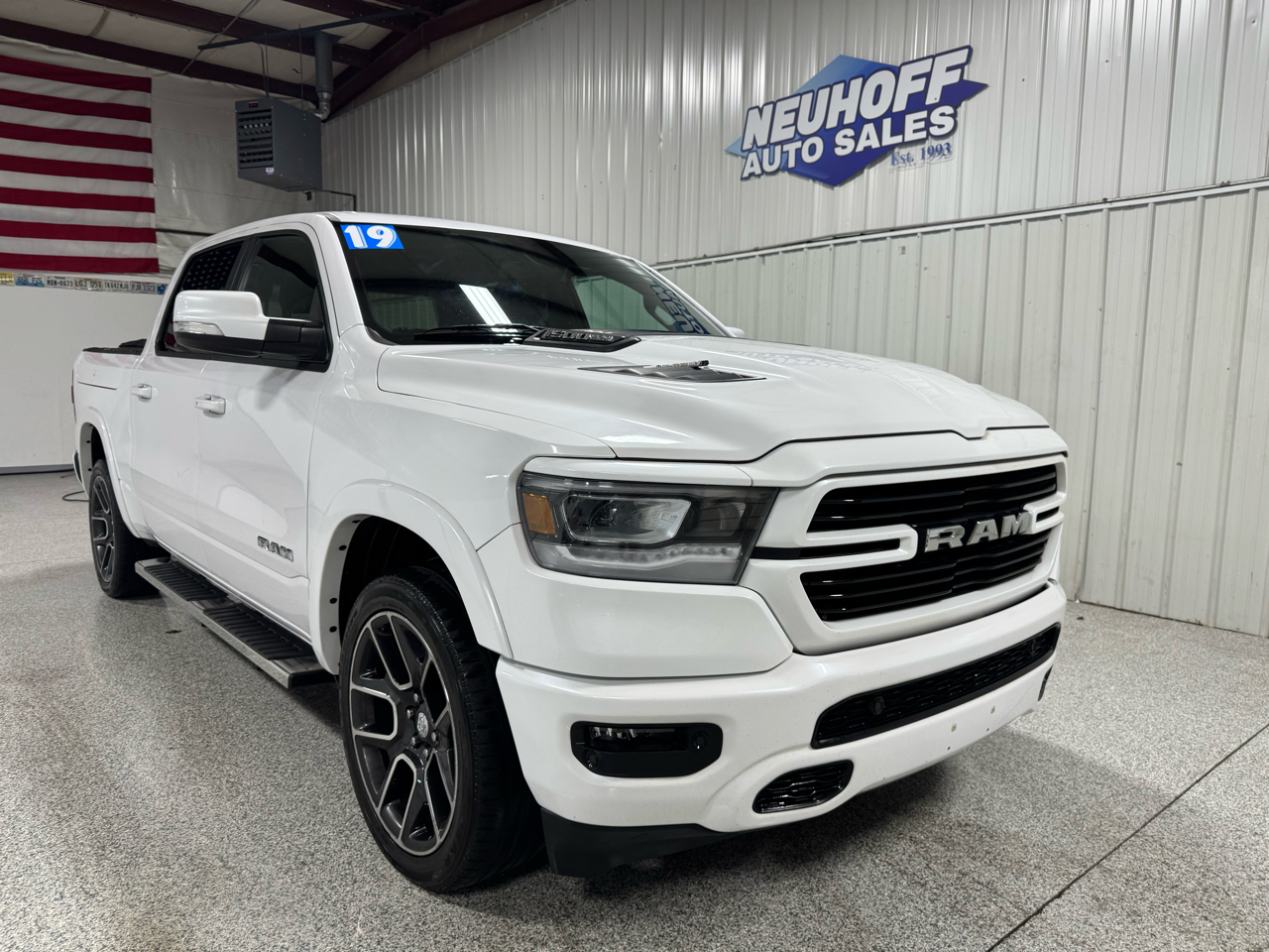 RAM 1500 Laramie Crew Cab SWB 4WD 2019