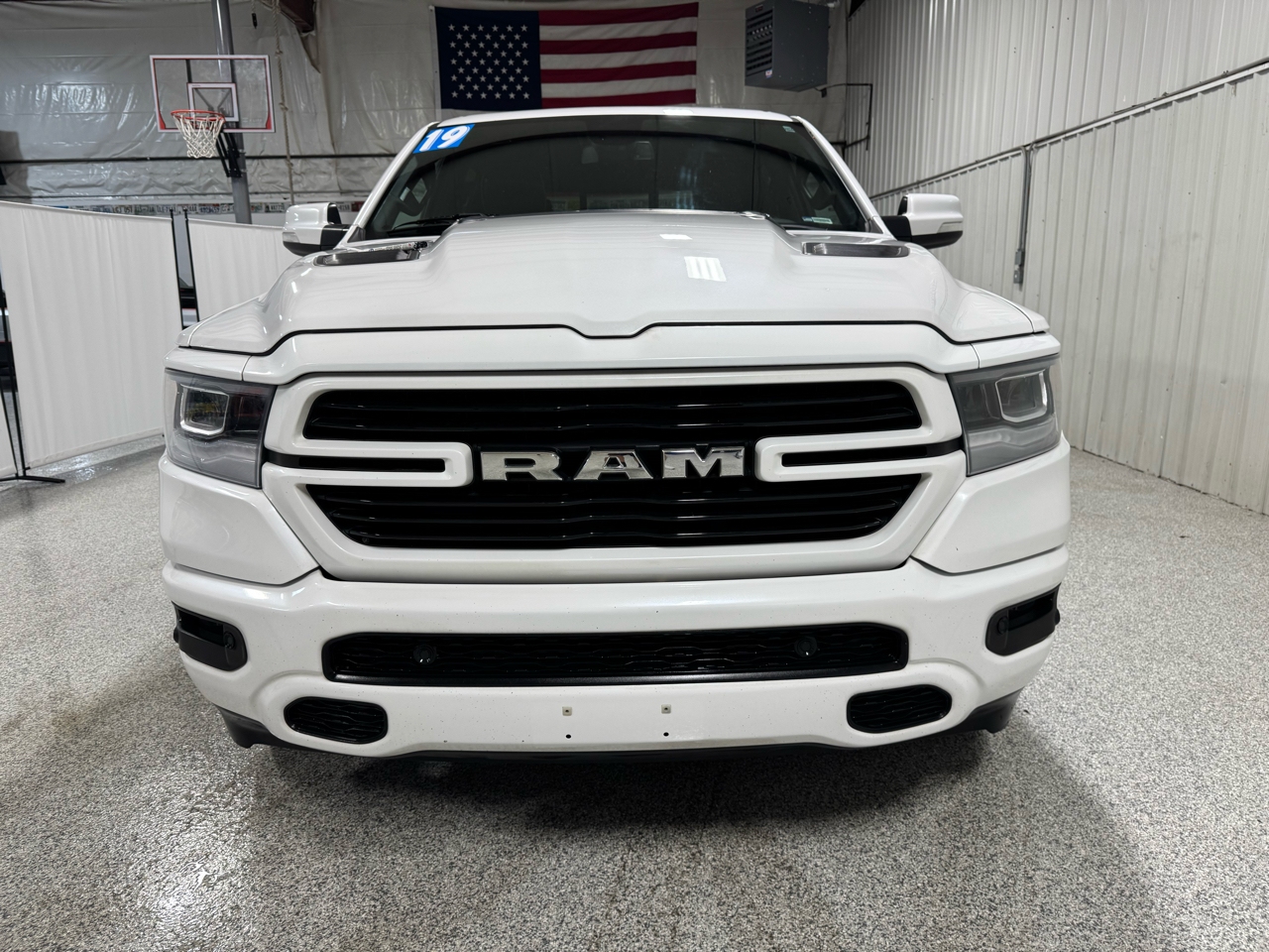 RAM 1500 Laramie Crew Cab SWB 4WD 2019