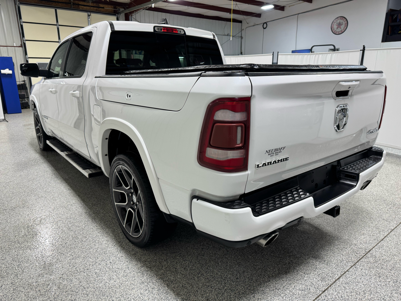 RAM 1500 Laramie Crew Cab SWB 4WD 2019