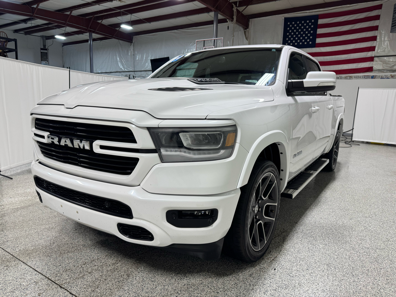 RAM 1500 Laramie Crew Cab SWB 4WD 2019