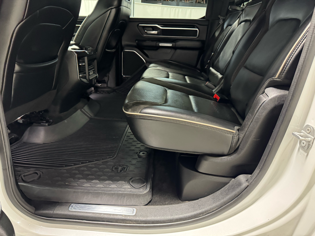 RAM 1500 Laramie Crew Cab SWB 4WD 2019