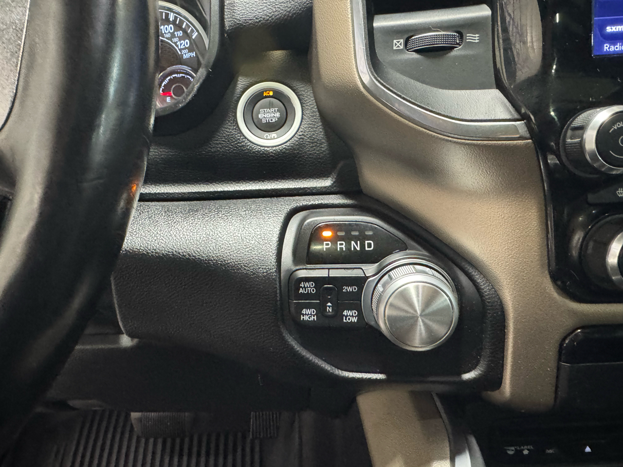 RAM 1500 Laramie Crew Cab SWB 4WD 2019