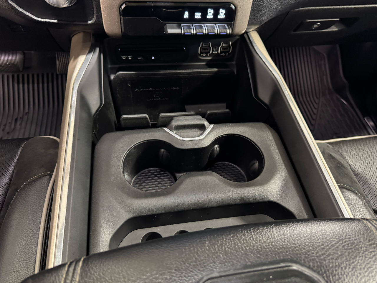 RAM 1500 Laramie Crew Cab SWB 4WD 2019