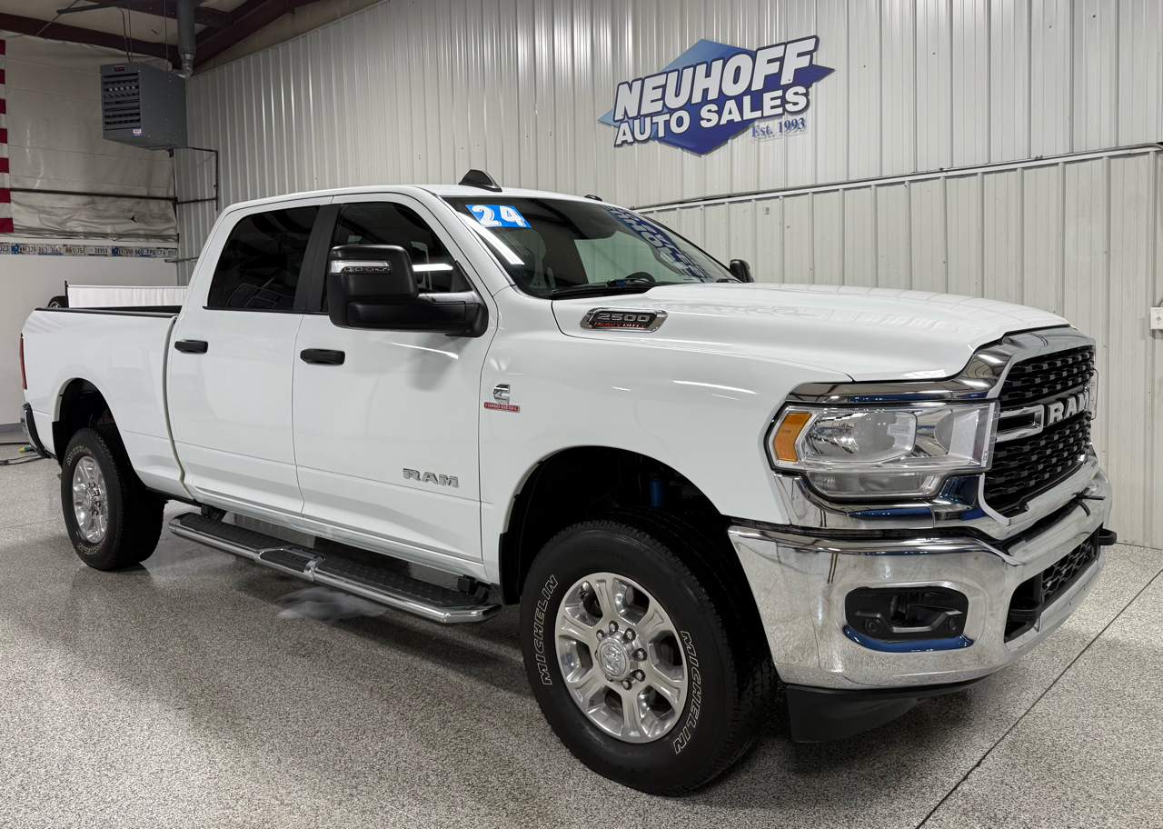 RAM 2500 Tradesman Crew Cab SWB 4WD 2024