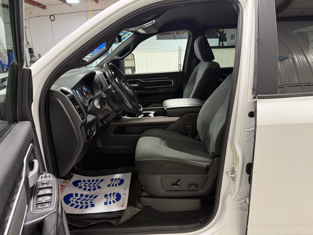 RAM 2500 Tradesman Crew Cab SWB 4WD 2024