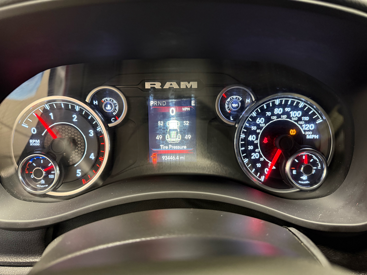 RAM 2500 Tradesman Crew Cab SWB 4WD 2024