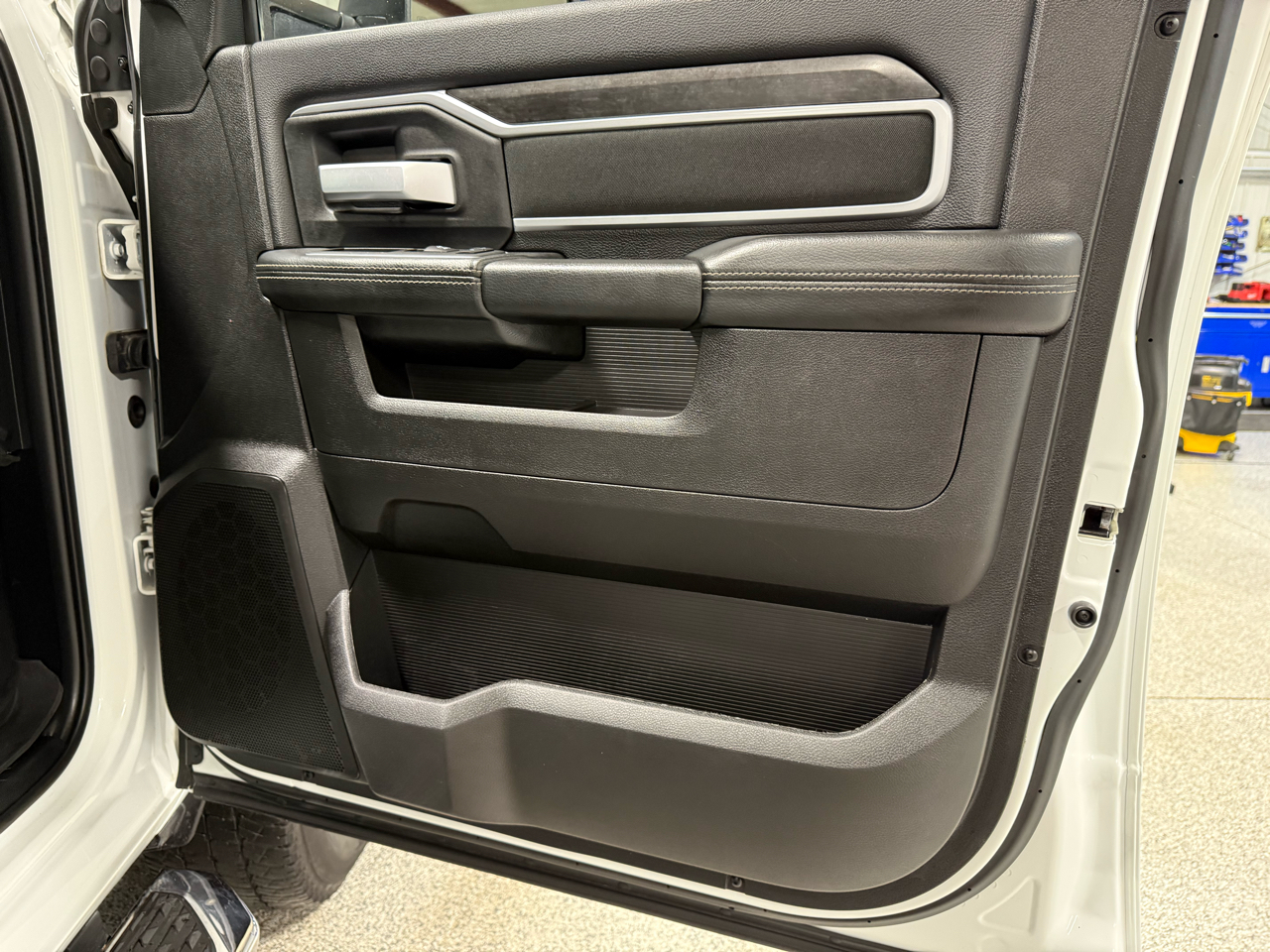 RAM 2500 Tradesman Crew Cab SWB 4WD 2024