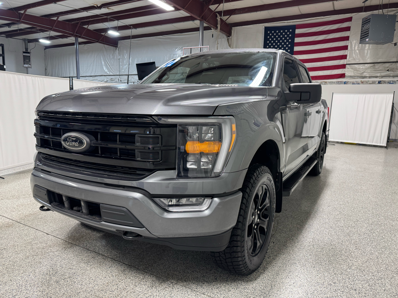 Ford F-150 4WD SuperCrew 145" XLT 2022