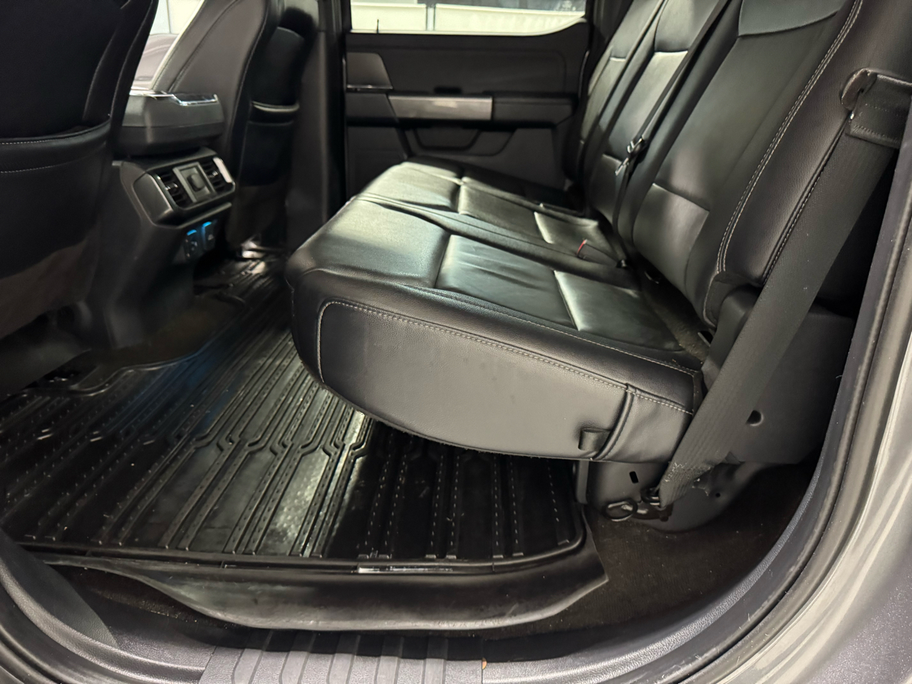 Ford F-150 4WD SuperCrew 145" XLT 2022