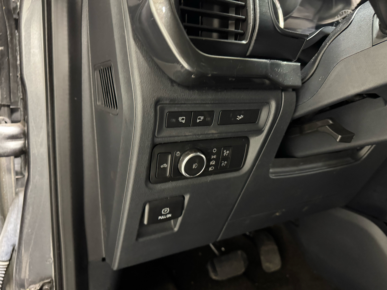 Ford F-150 4WD SuperCrew 145" XLT 2022