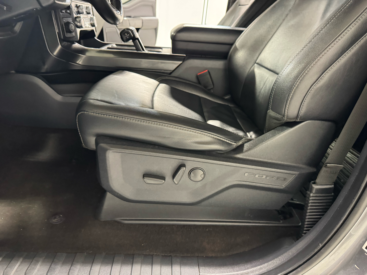 Ford F-150 4WD SuperCrew 145" XLT 2022