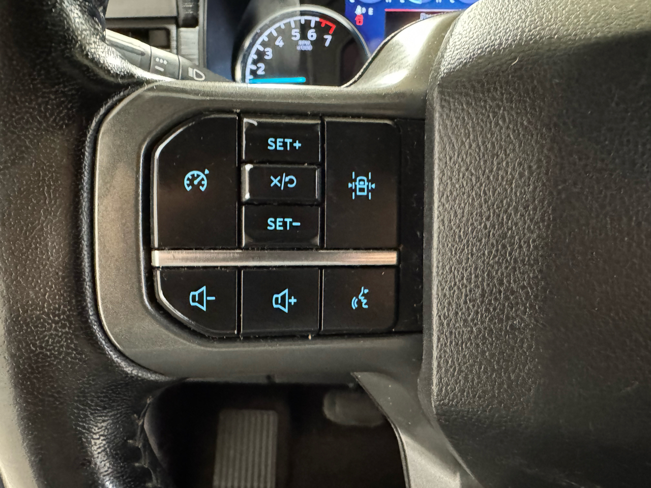 Ford F-150 4WD SuperCrew 145" XLT 2022