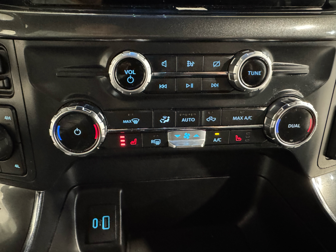 Ford F-150 4WD SuperCrew 145" XLT 2022