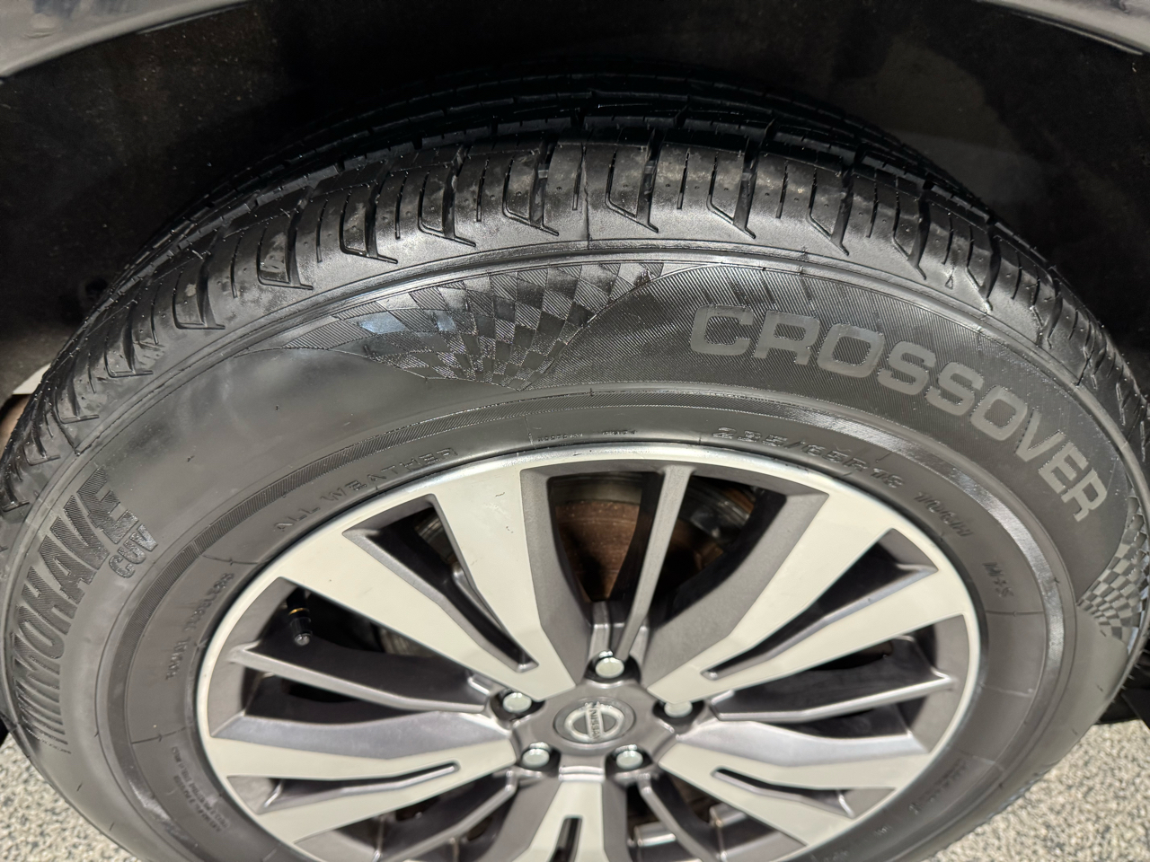 Nissan Pathfinder 4x4 SV 2019