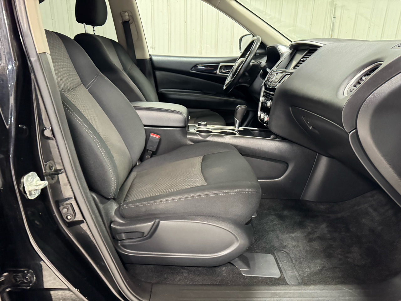 Nissan Pathfinder 4x4 SV 2019