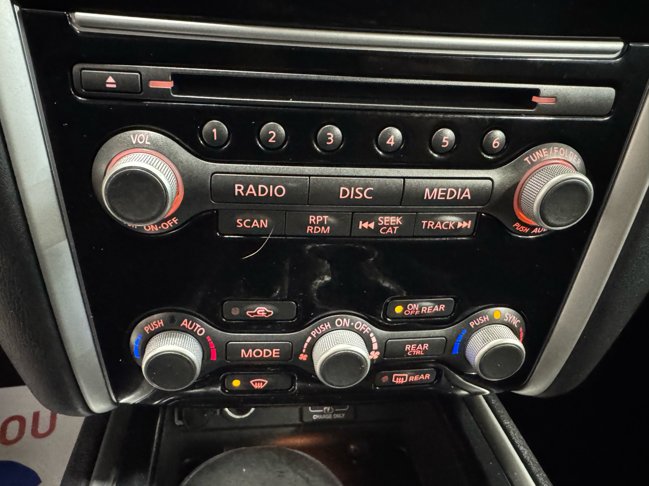 Nissan Pathfinder 4x4 SV 2019