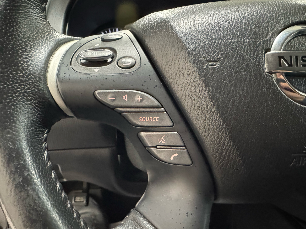 Nissan Pathfinder 4x4 SV 2019