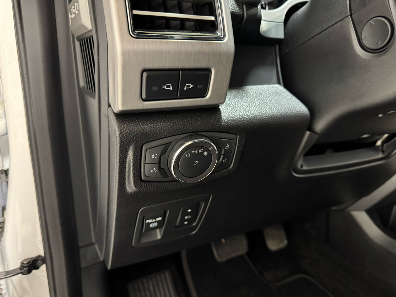 Ford F-150 Platinum SuperCrew 5.5-ft. Bed 4WD 2018