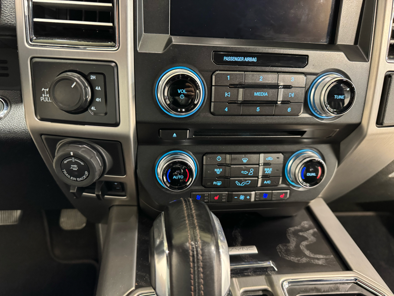 Ford F-150 Platinum SuperCrew 5.5-ft. Bed 4WD 2018