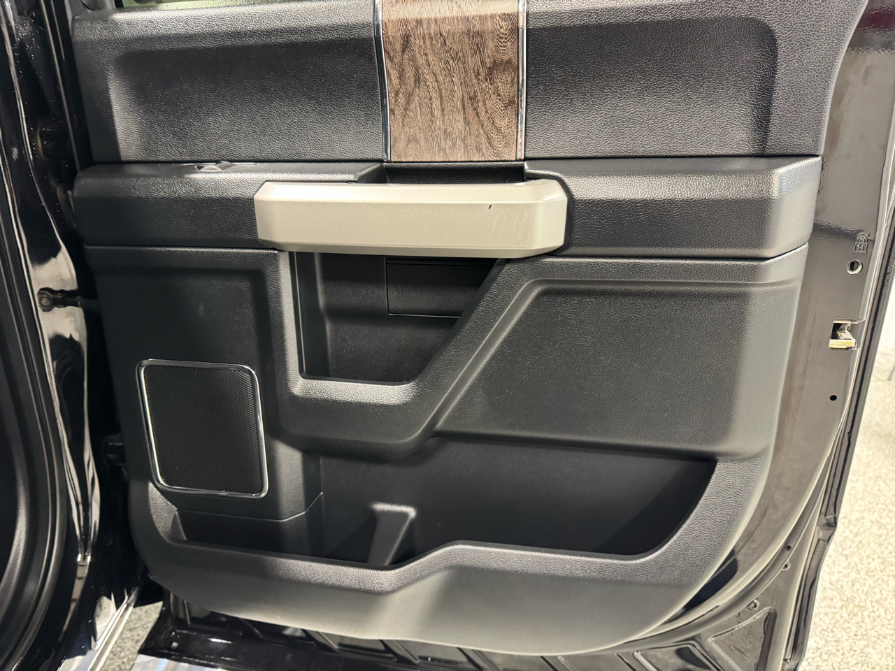 Ford F-250 SD Lariat Crew Cab 4WD 2019