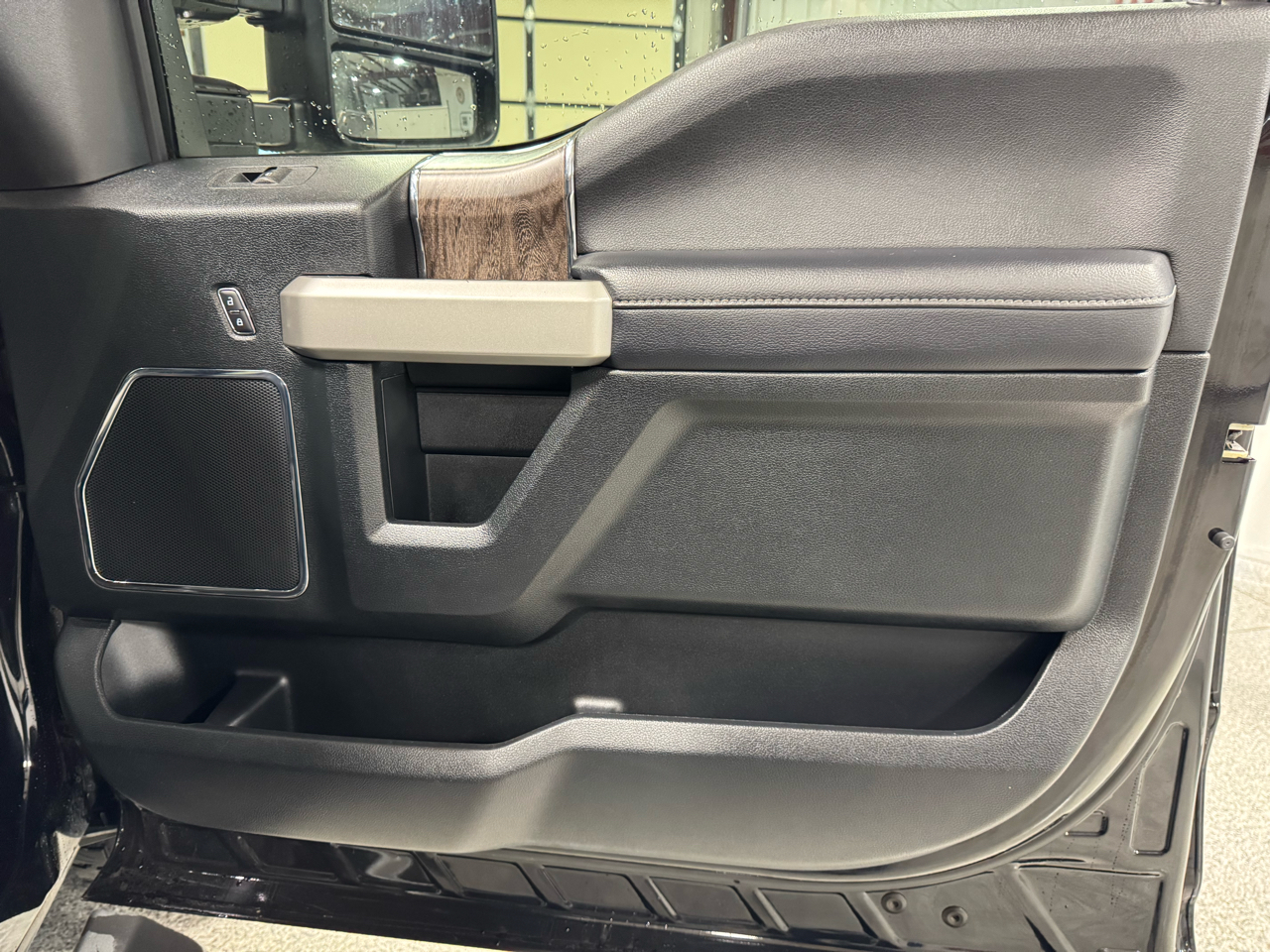 Ford F-250 SD Lariat Crew Cab 4WD 2019