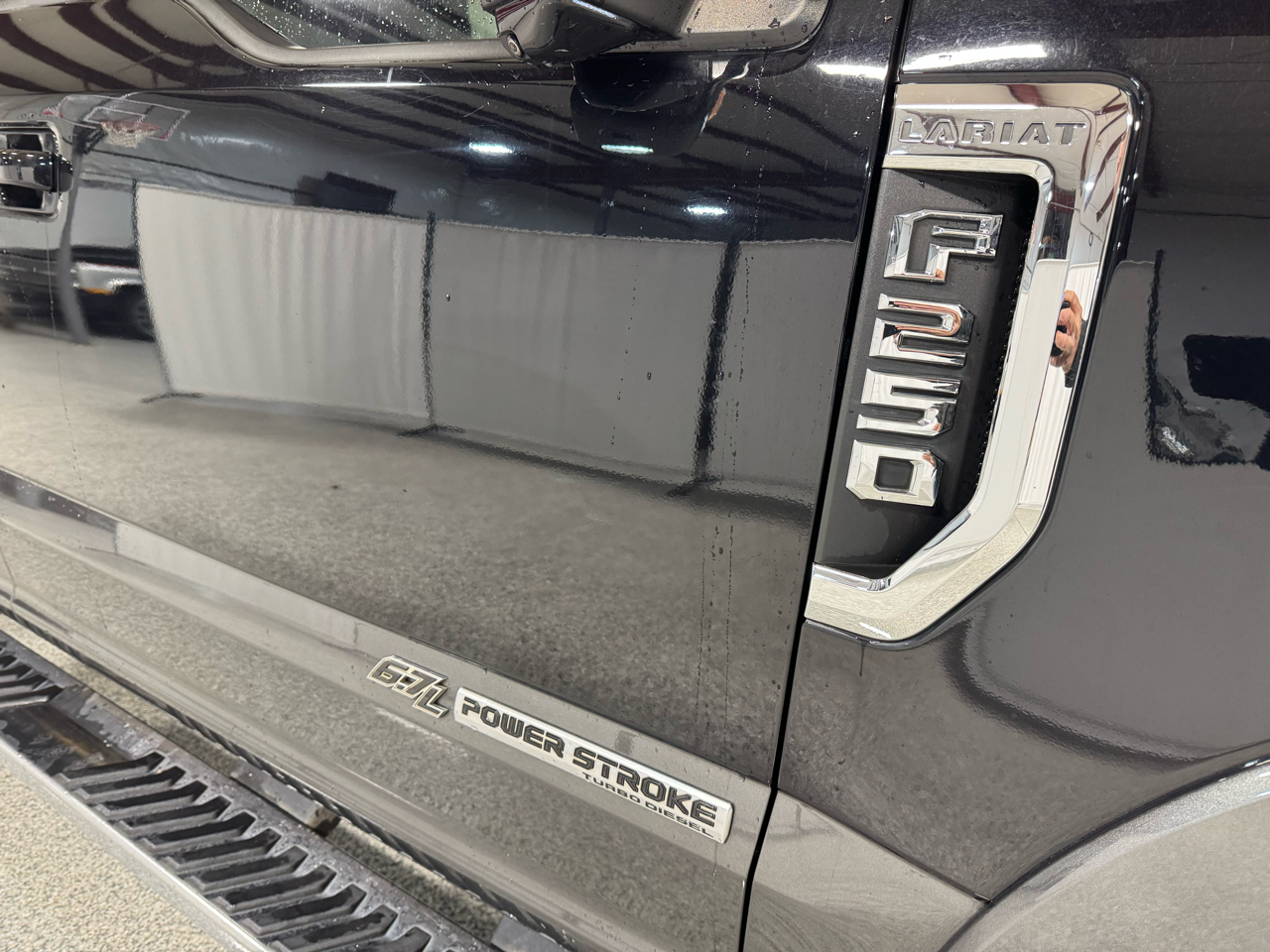 Ford F-250 SD Lariat Crew Cab 4WD 2019