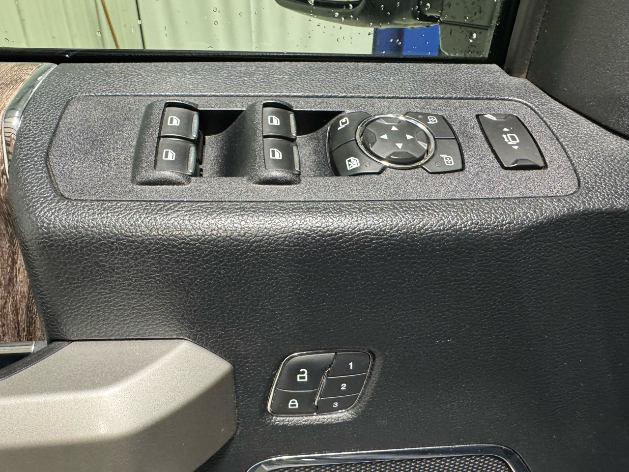 Ford F-250 SD Lariat Crew Cab 4WD 2019