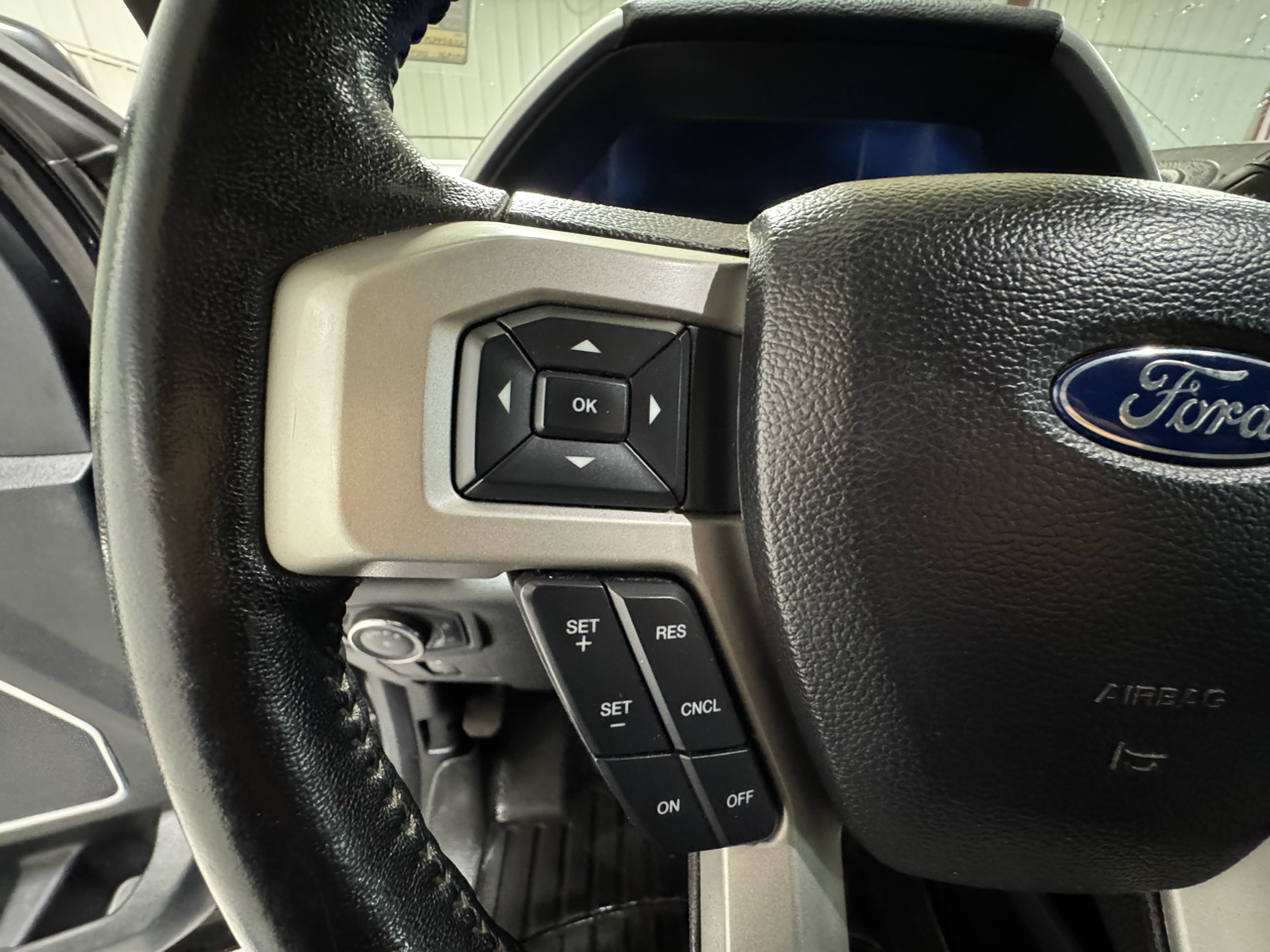 Ford F-250 SD Lariat Crew Cab 4WD 2019